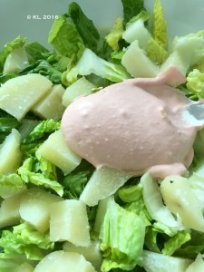 Himbeeraioli auf Salat